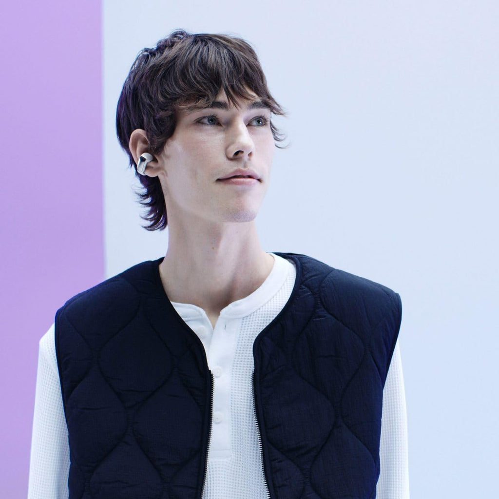 Bose Ultra Open Earbuds Mit Bluetooth und OpenAudio-Technologie, Clip-On-Kopfhörer, kabellose Open-Ear-Ohrhörer, immersives Audio, bis zu 48 Stunden Akkulaufzeit, Farbe: Schwarz.