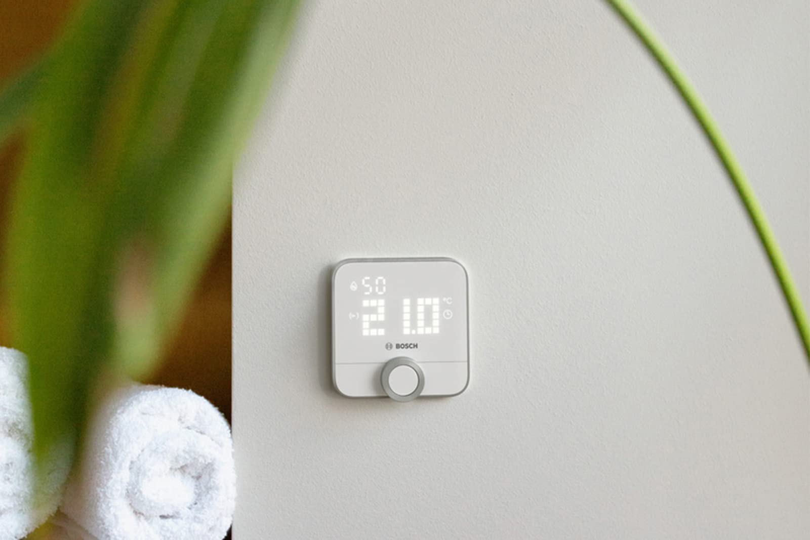 Bosch Smart Home Raumthermostat II für kabelgebundene Heizsysteme, 230 V, kompatibel mit Google Assistant und Alexa