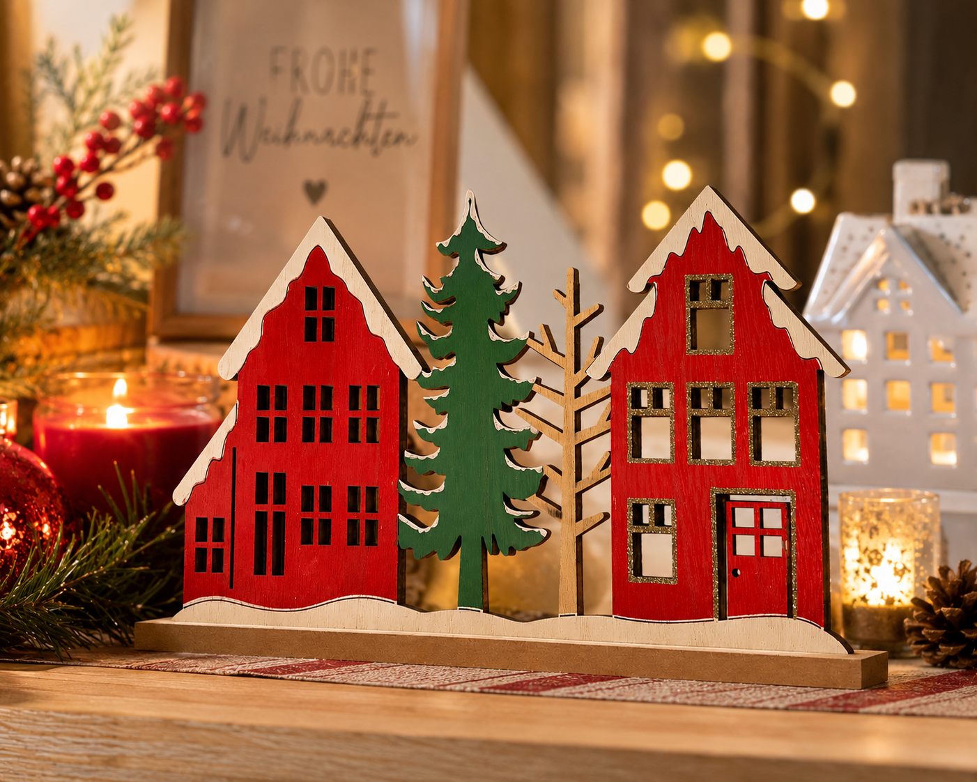 Weihnachtsdeko aus Holz zwei Häuser mit Baum